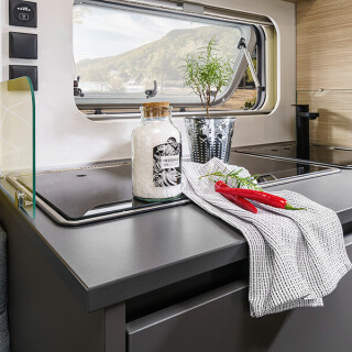 Fendt Caravan Caravan kaufen Apero 05Kueche flat02 Kochmoeglichkeit