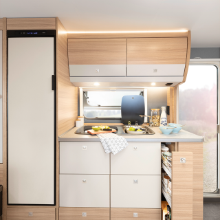 Camper 550ESK Kueche RosarioCherry Mount