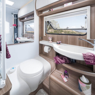 Fendt Caravan Wohnwagen kaufen Tendenza 05Bad big01 Waschraum mit Toilette