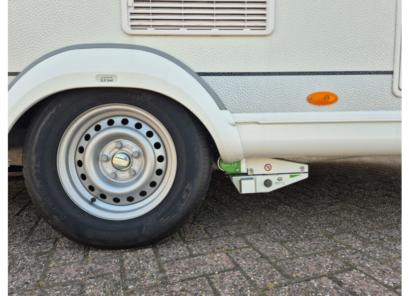 On Tour 390 SF afbeelding