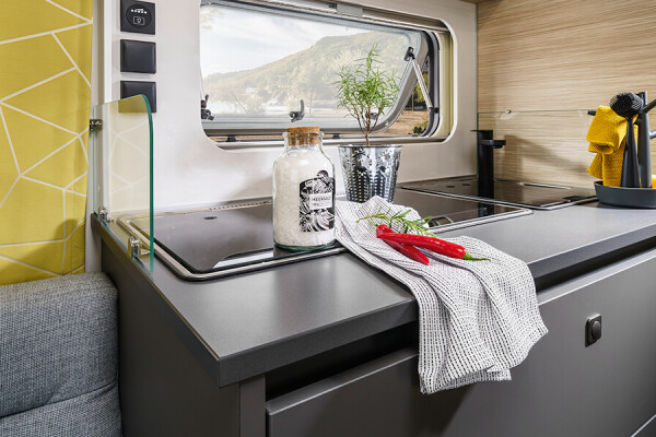 Fendt Caravan Caravan kaufen Apero 05Kueche flat02 Kochmoeglichkeit