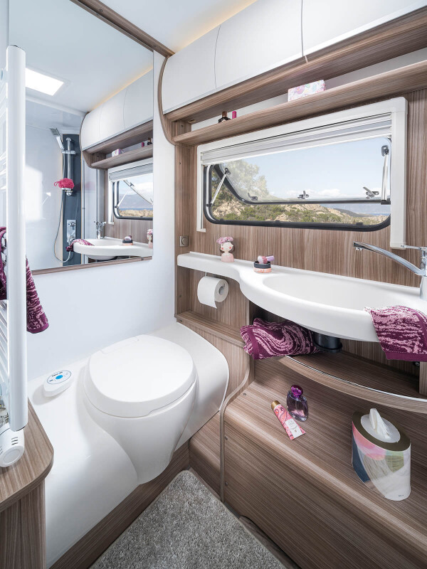 Fendt Caravan Wohnwagen kaufen Tendenza 05Bad big01 Waschraum mit Toilette